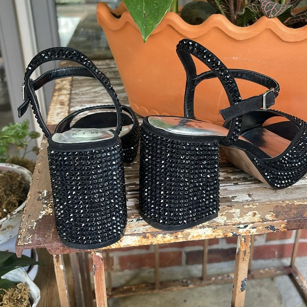 Beaded platform sandals by Mix NO. 6. Size 8 1/2 medium